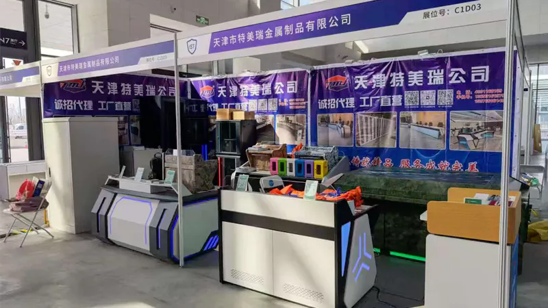 Ağıllı monitorinq konsolu texnoloji innovasiya imkanlarını nümayiş etdirir.