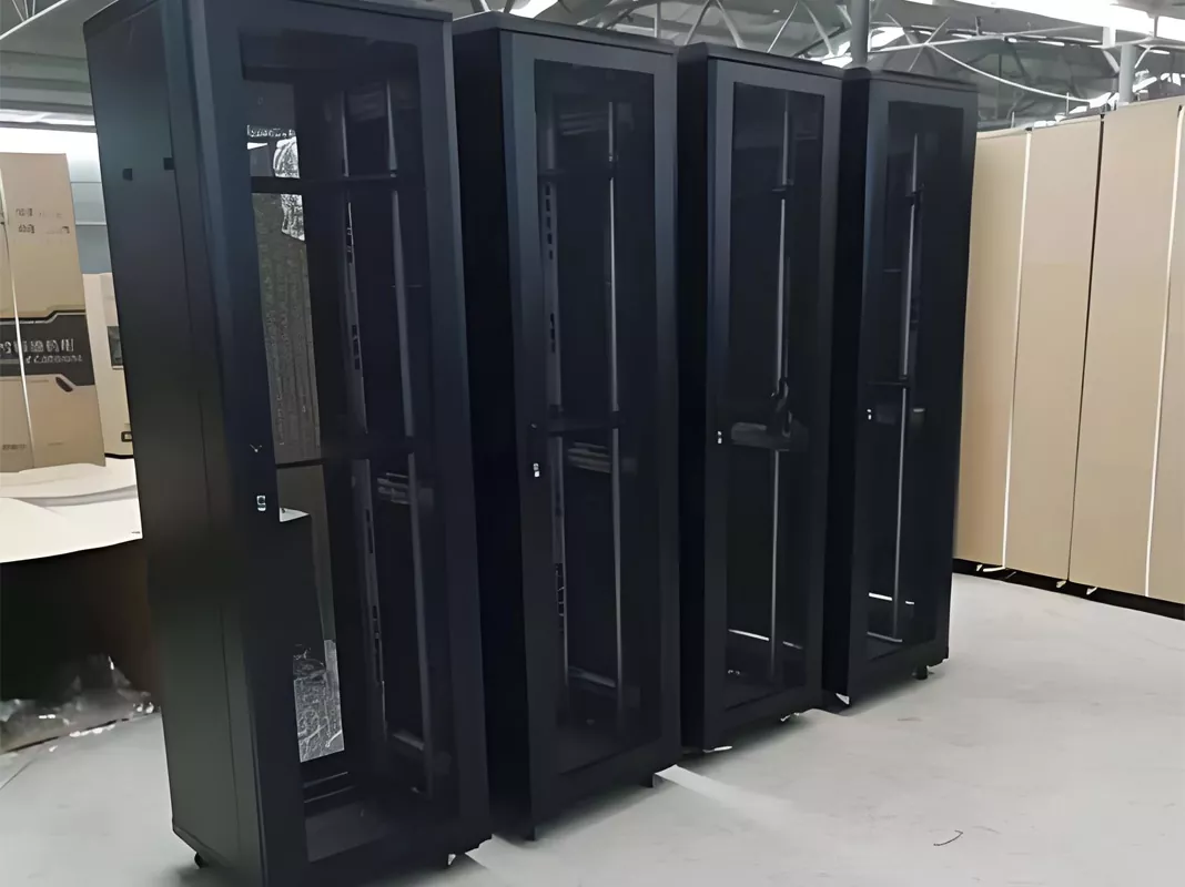 Kompüter Otağı Şəbəkə Şkafı